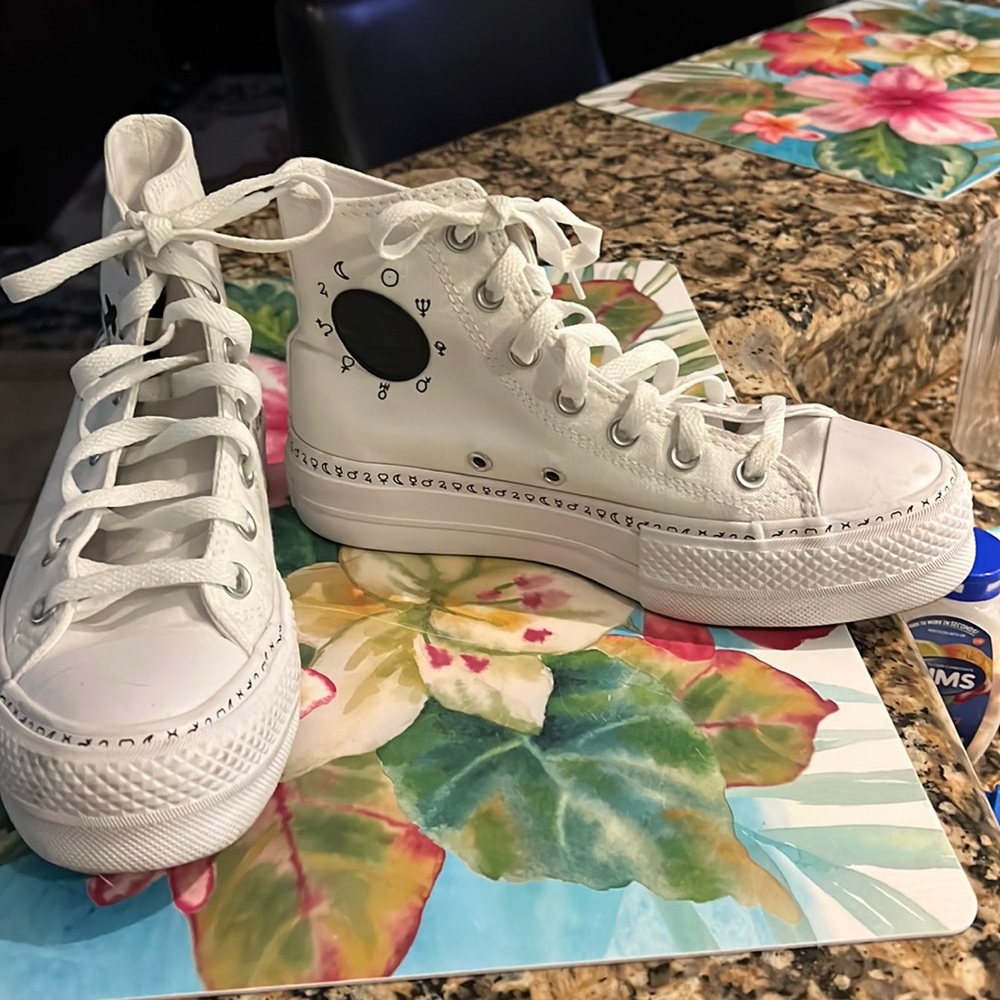 Women’s platform converse